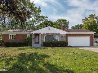 1055 Reckinger Rd, Aurora, IL 60505