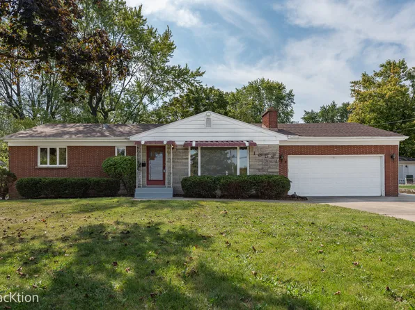 1055 Reckinger Rd, Aurora, IL 60505