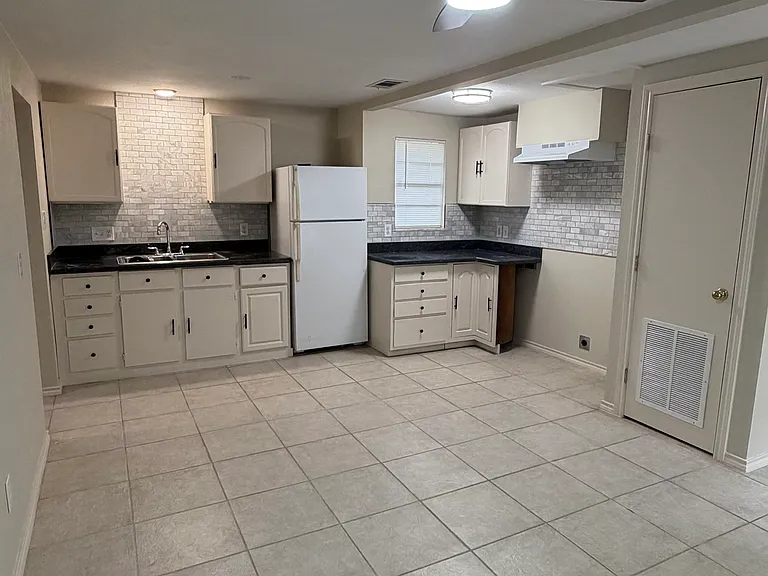 1105 W Maple Ave #1 — Photo 10