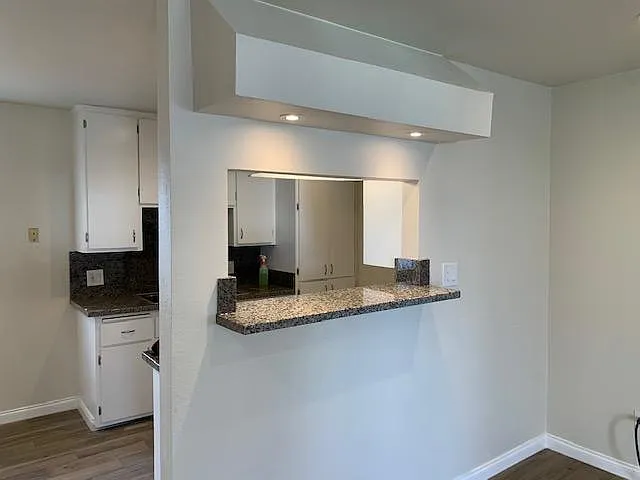25452 Cole St — Photo 4