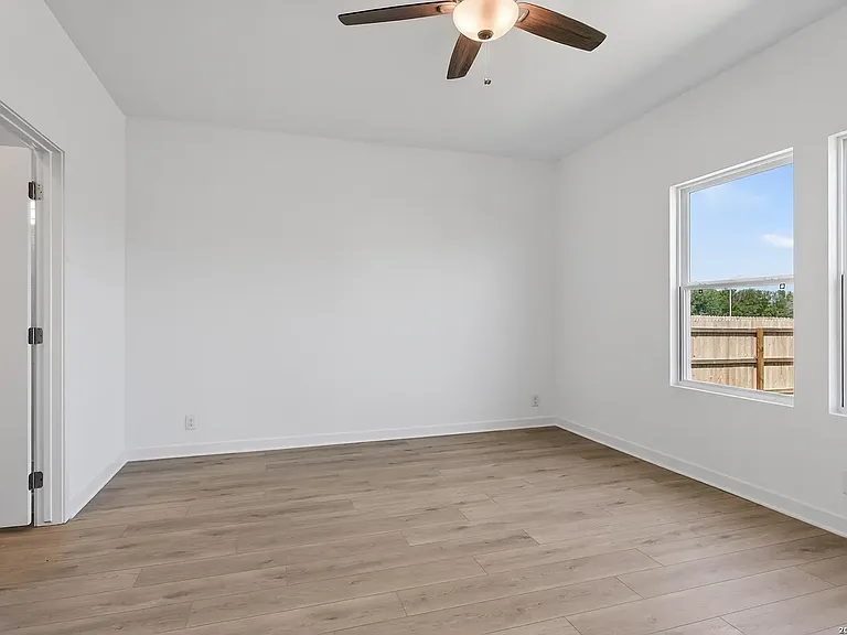 12811 Lower Peach Way — Photo 5