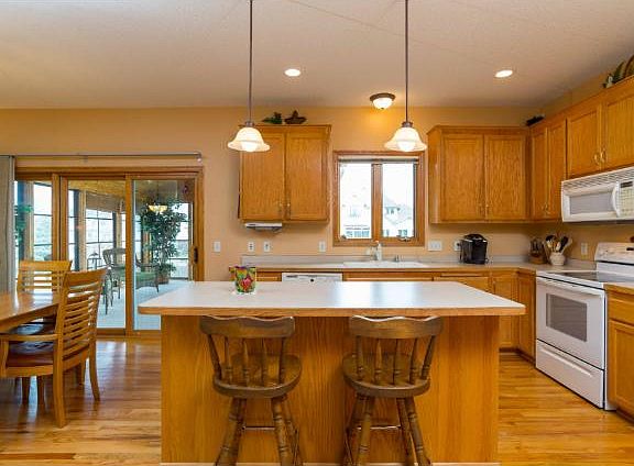 3rd image of 2687 White Eagle Cir