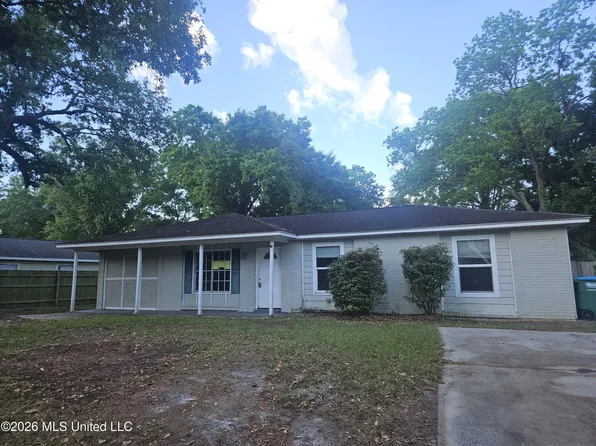 1403 Commanche St, Pascagoula, MS 39581