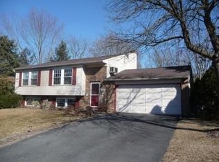 4804 Sweetbrier Dr, Harrisburg, PA 17111