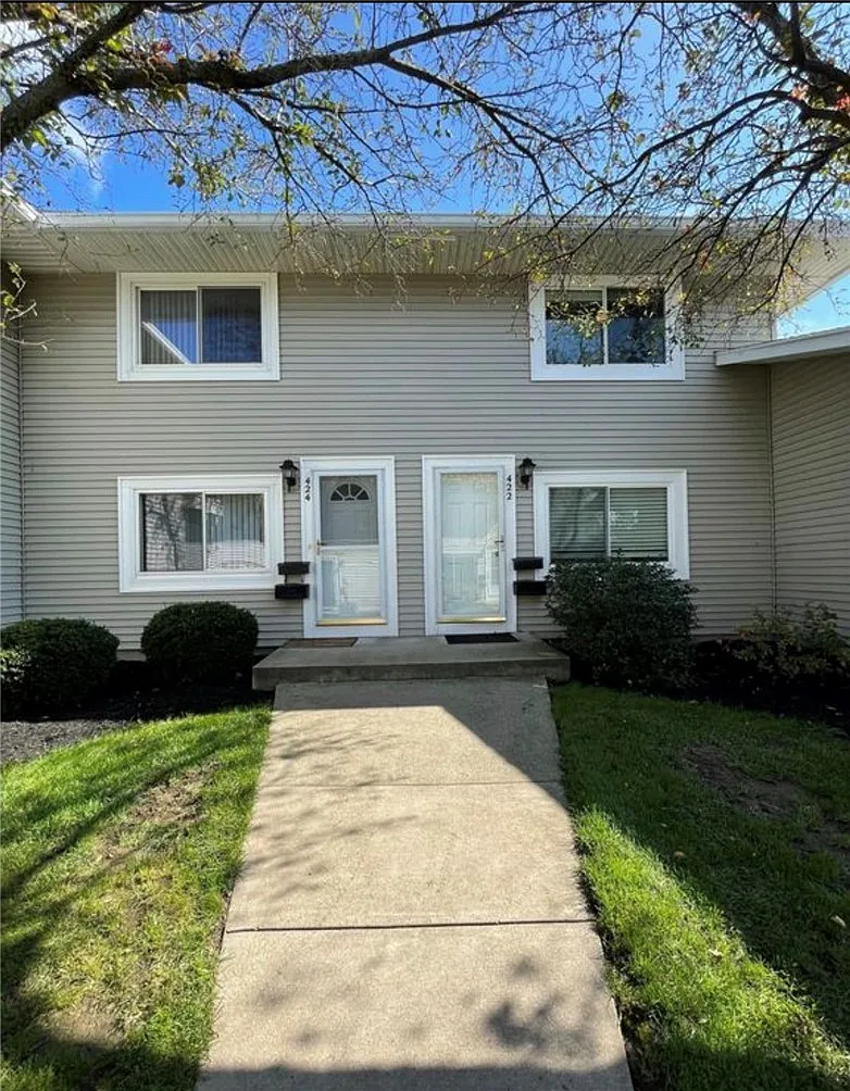 2 bed, 1.5 bath, 968 sqft, $1,900 — Photo 1