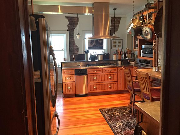 2nd image of 528 Woods Ave SW #2
