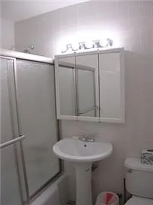 Sold by R New York | media 22