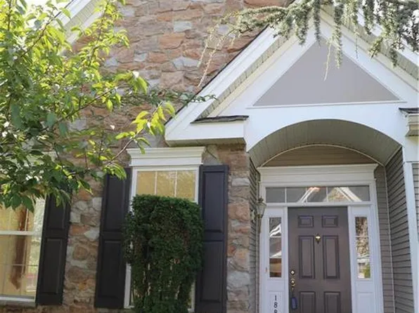 1889 Caryn Dr, Hellertown, PA 18055