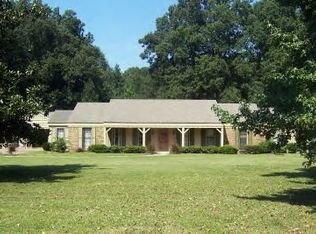 64 Meadowbrook Rd, Grenada, MS 38901