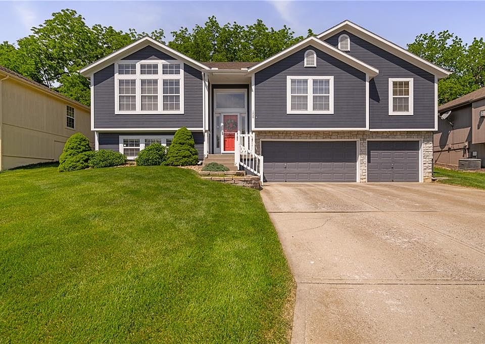1st image of 108 NE Topaz Dr