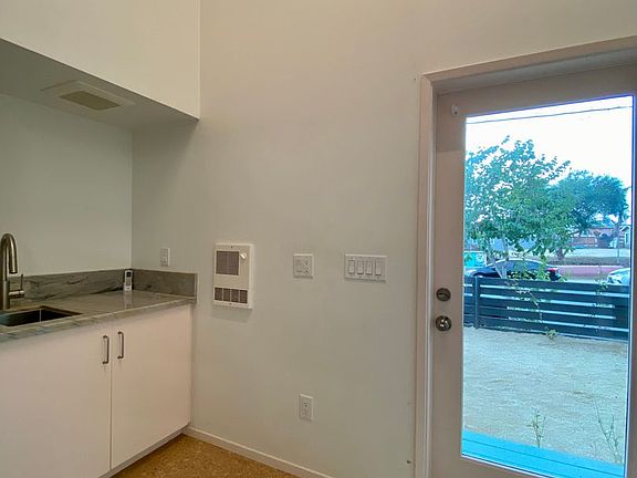5th image of 637-641 Dewey St