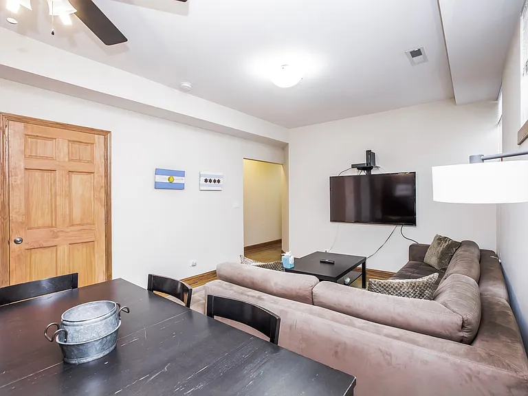 1914 N Wood St #0 — Photo 9