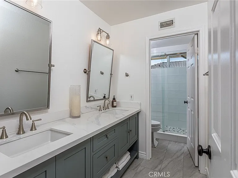 15464 Borges Dr — Photo 23