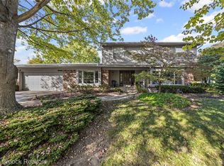3142 Bloomfield Shore Dr, West Bloomfield, MI 48323