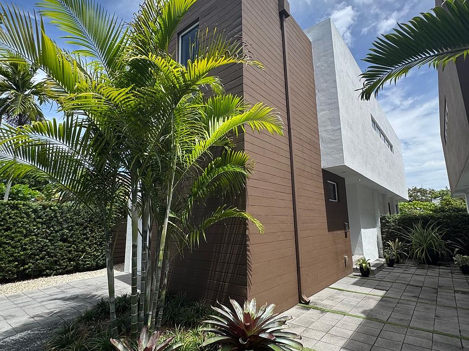 1st image of 2945 SW 27th Ter