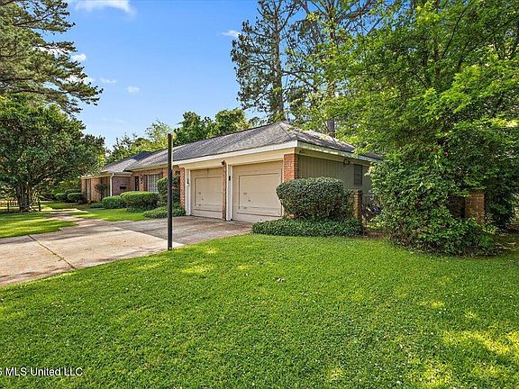 2nd image of 5207 Meadow Oaks Park Dr