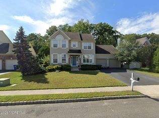5 Shannon Ct, Howell, NJ 07731