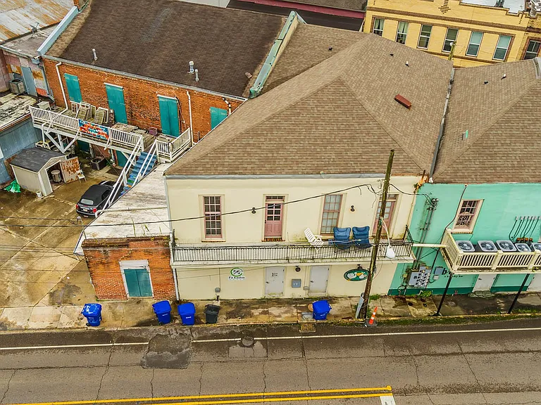 621 W 1st St #B — Photo 12