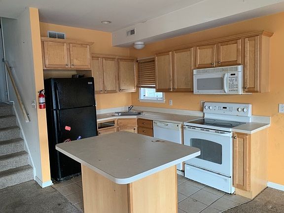 5th image of 328-A West Ave #B