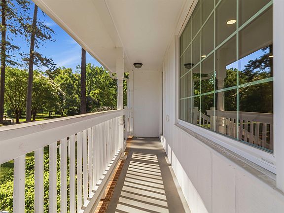 5th image of 709 Loblolly Dr