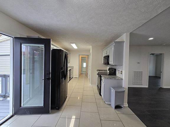 4th image of 913 Indian Springs Cir