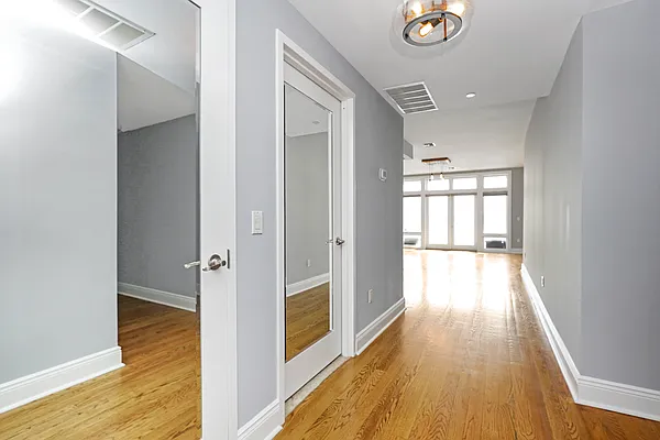 Rented by R New York | media 25