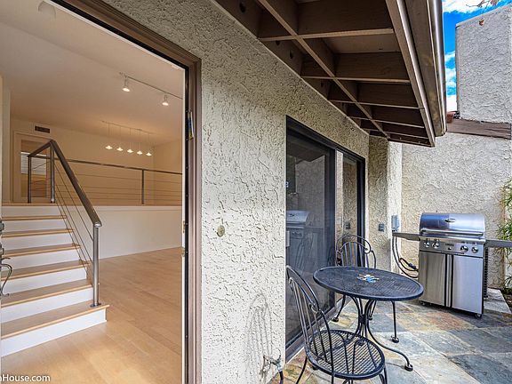 4th image of 18140 Oxnard St Unit 60