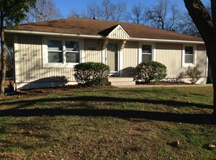 1206 NE 10th St, Blue Springs, MO 64014
