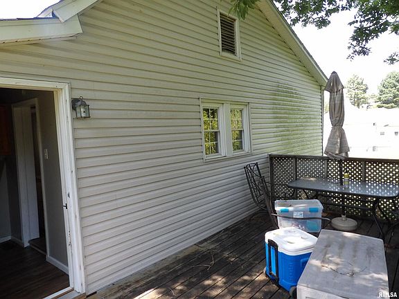 4th image of 1207 Newton St
