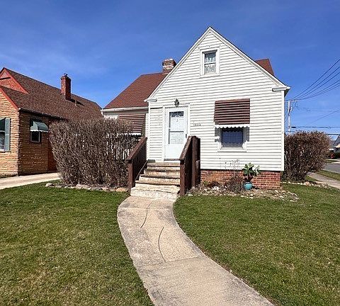 2nd image of 10313 Grace Ave