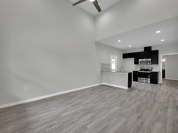 3rd image of 16684 E Ivanhoe