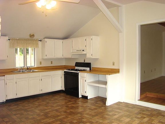 5th image of 13 Beechwood Ave