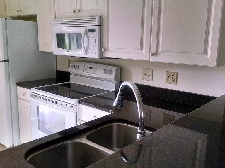 120 Reserve 100 Cir — Photo 8
