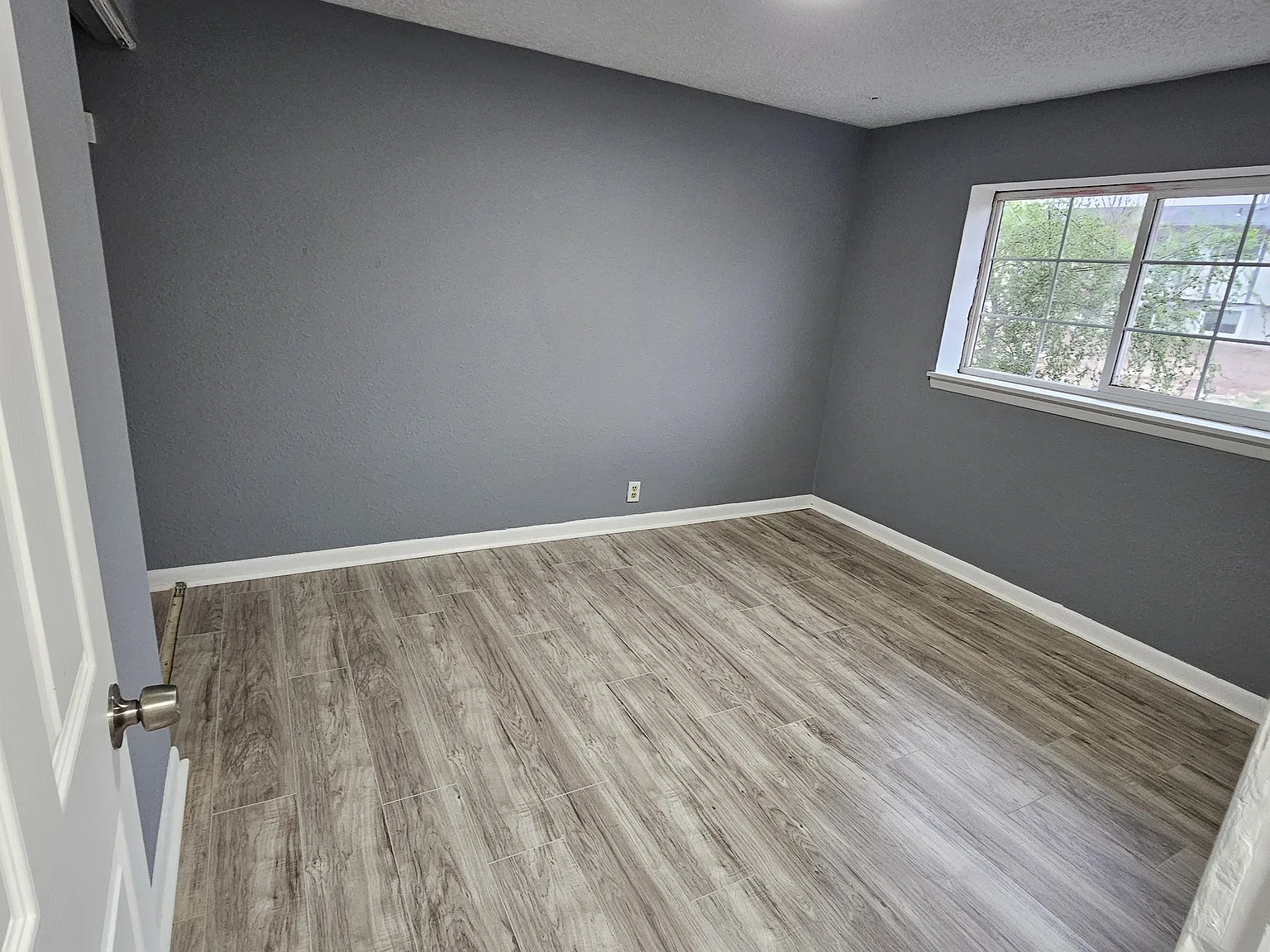 2 bed, 900 sqft, $1,275 — Photo 3