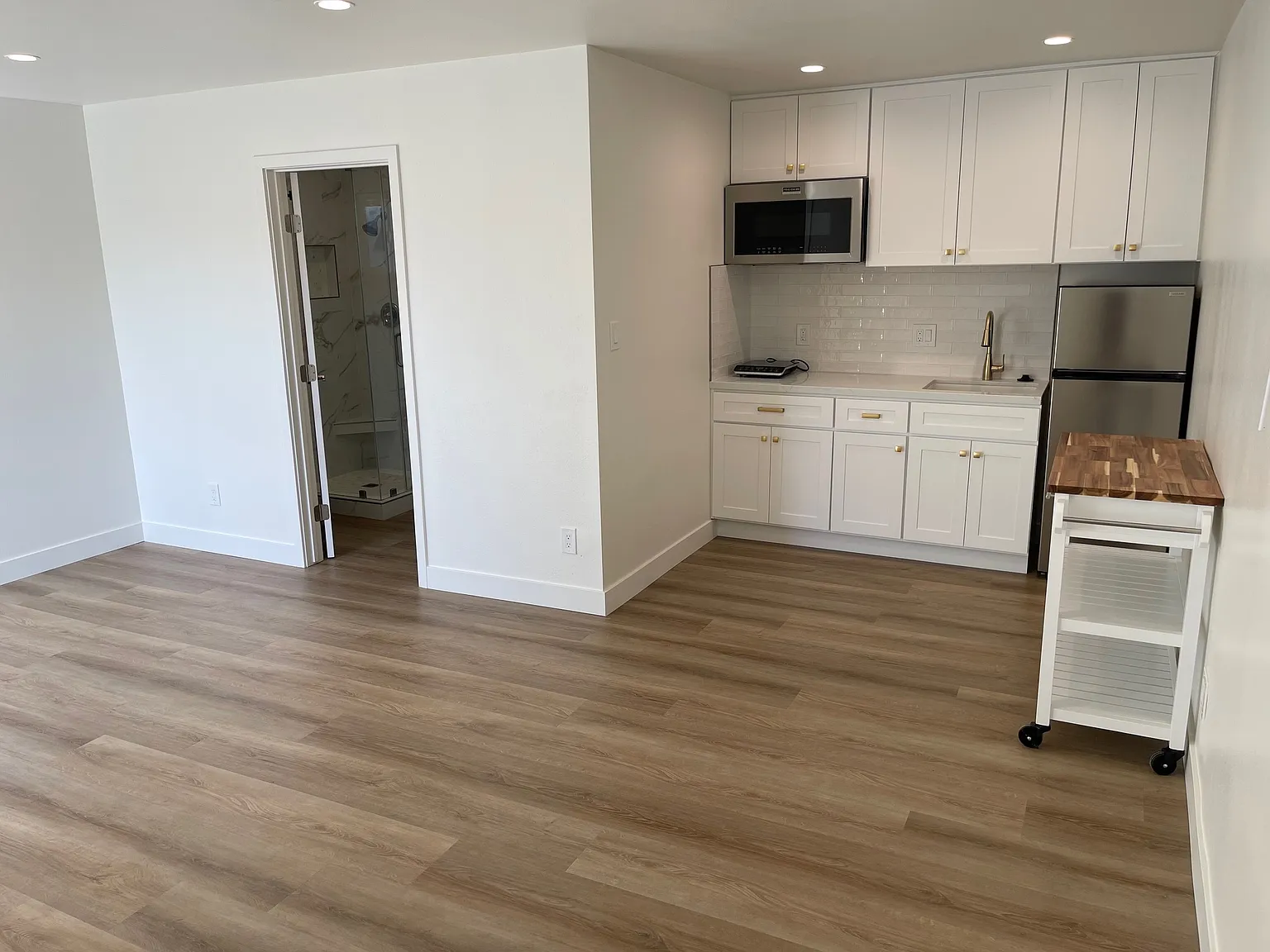 1320 E Monroe Ave — Photo 2