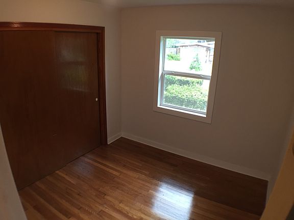 5th image of 1307 E Elm St