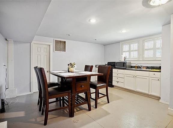 2nd image of 840 Solomon Pl Unit A