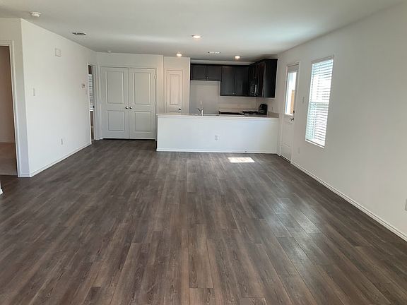 2nd image of 3109 Coyote Way