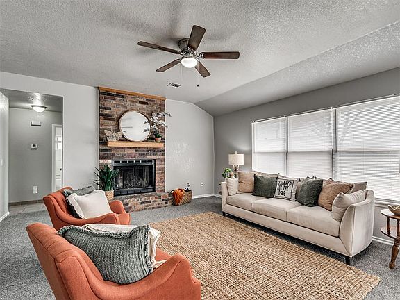 4th image of 12028 Larkdale Dr