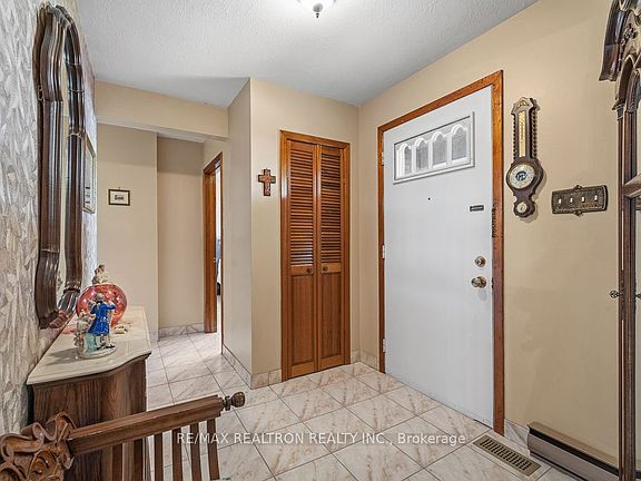 5th image of 163 Elgin Mills Rd W