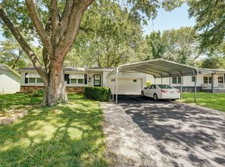 2820 N Howard Ave, Springfield, MO 65803