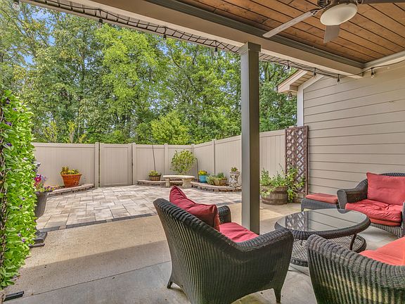 5th image of 2569 Wellesley Square Dr