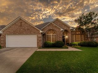 6504 Fox Glen Dr, Arlington, TX 76001