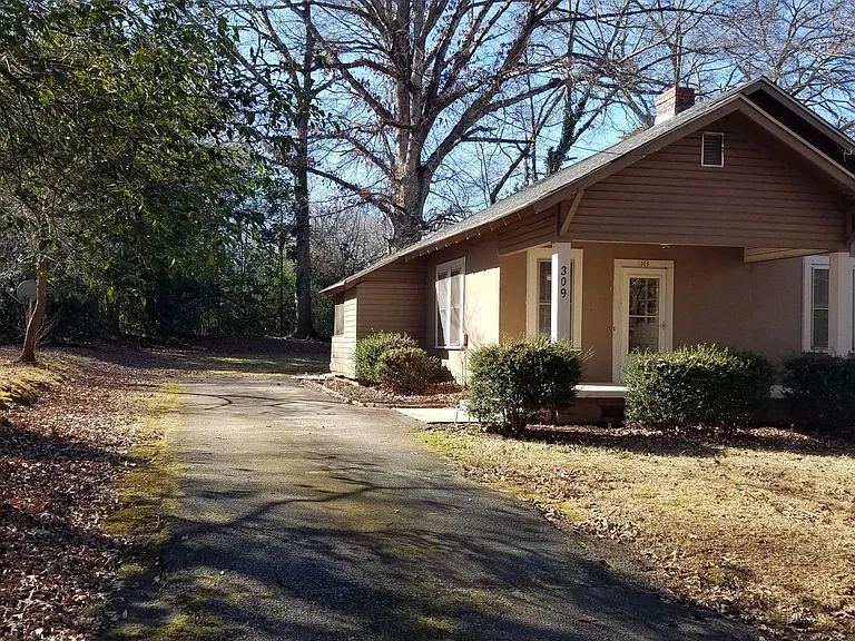 309 N Pine St — Photo 1