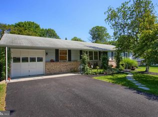 906 Nixon Dr, Mechanicsburg, PA 17055