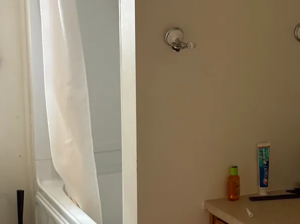 11 Lattie Ln, Center Ossipee, NH 03814