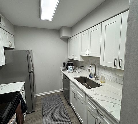 4th image of 6172 Knoll Lane Ct APT 305