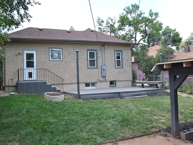 821 N Walnut St — Photo 22