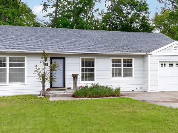 6533 Sunset Ter, Windsor Heights, IA 50324