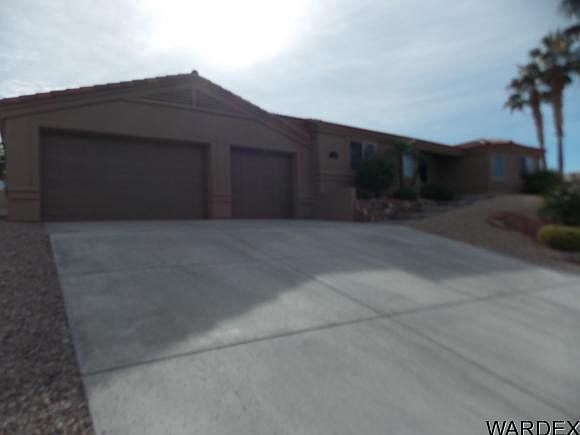 1st image of 2540 Ascot Dr